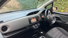 Toyota Yaris 1.33 VVT-i Icon 5dr CVT Petrol Hatchback